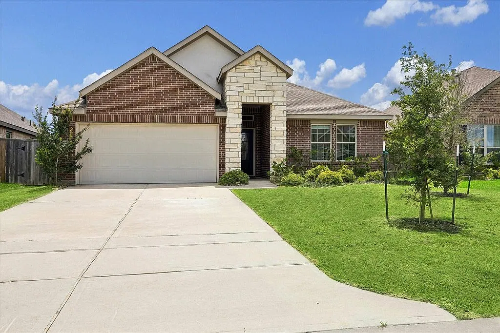 4 bed, 1961 sqft, $3,000 — Photo 1
