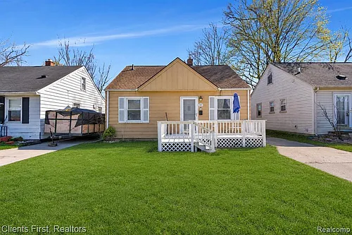 24047 Stanford St Photo 1