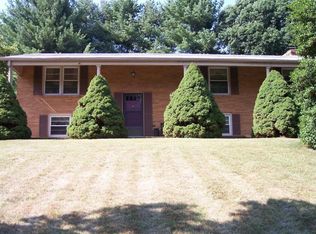 917 Rosser Ave, Waynesboro, VA 22980