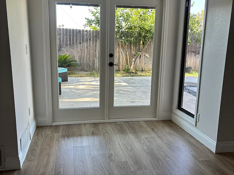 3501 Bernard St #11B — Photo 4