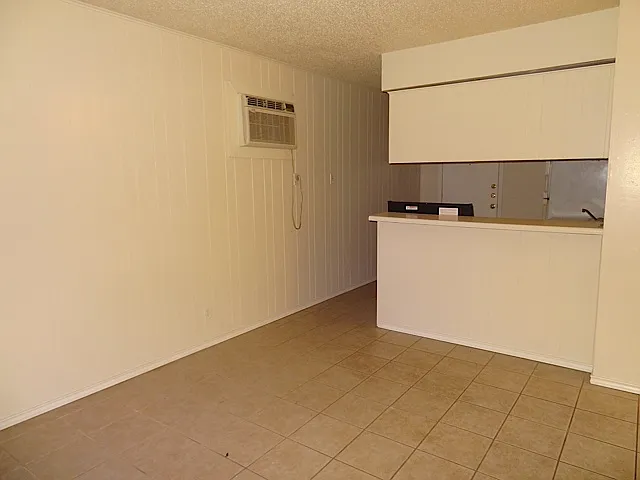 1231 North LBJ Drive - Unit 3 — Photo 2