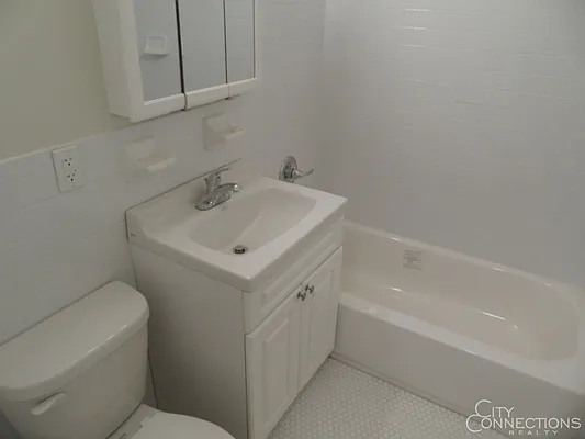 Rented by City Connections Realty | media 21