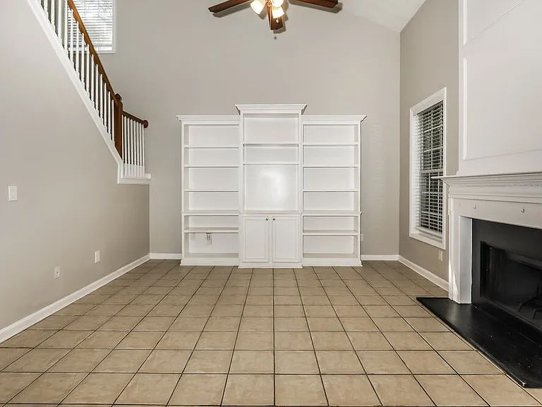 416 Heathcliff Ct — Photo 9