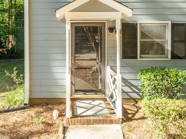 110 Cimmaron Ct, Cary, NC 27511