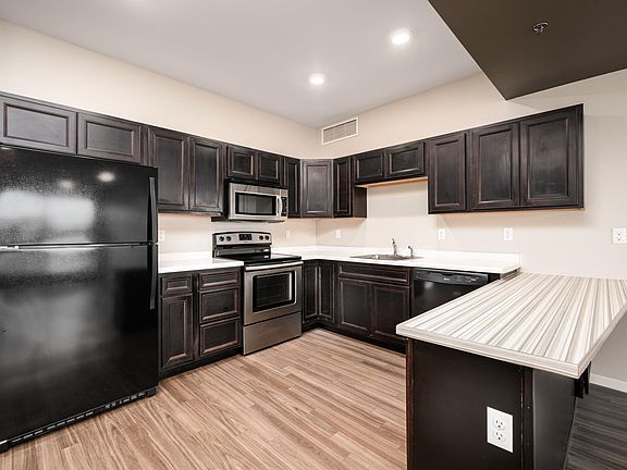 3rd image of 4000 Garden View Dr Unit D