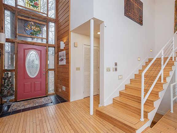 5th image of 1360 Shire Cir