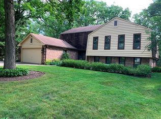 135 Green Bay Rd, Lake Bluff, IL 60044