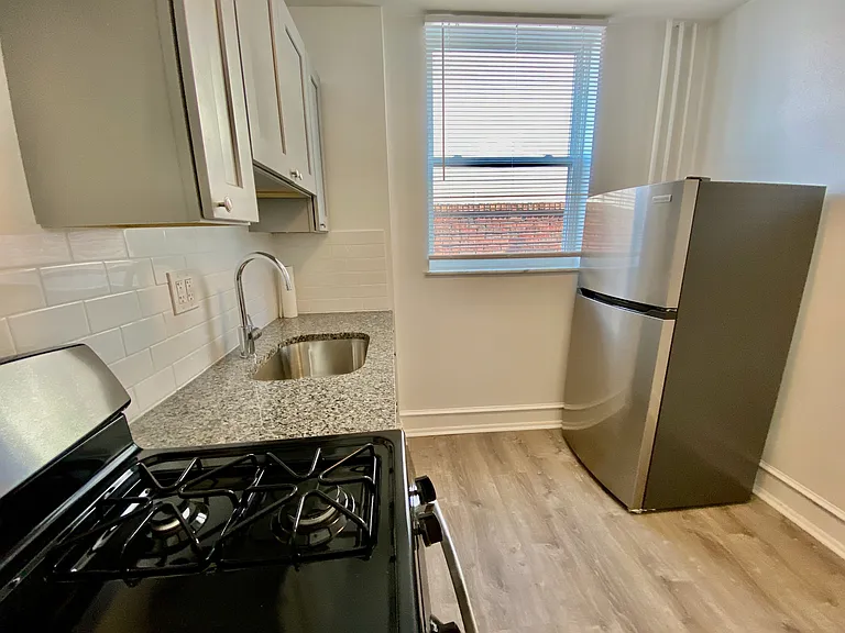 2532 S Broad St — Photo 7