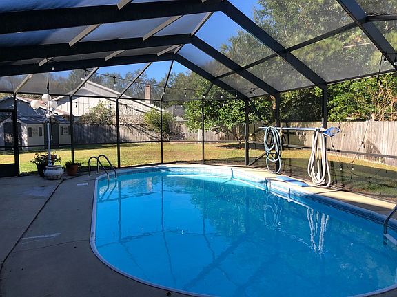 2nd image of 20 Newcastle Ct
