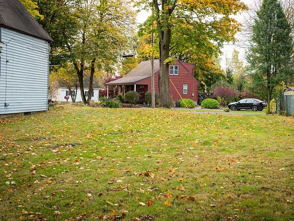 3rd image of 54 Jefferson Ave