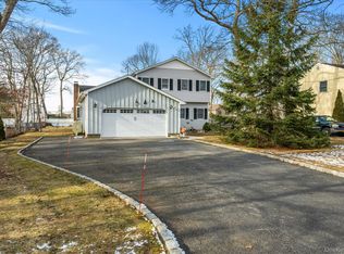 214 Pipe Stave Hollow Road, Mount Sinai, NY 11766