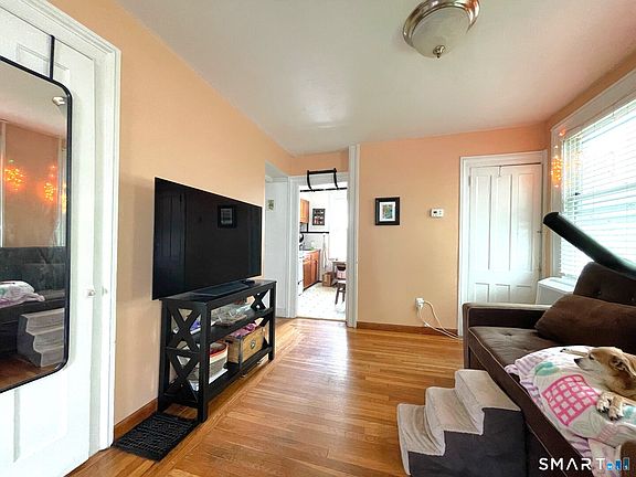 3rd image of 34 Cottage St Floor 1