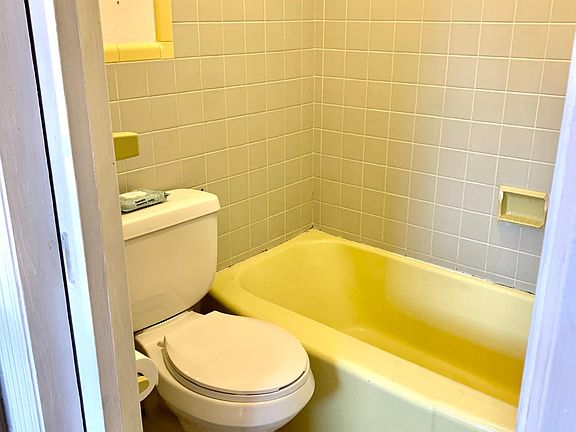 5th image of 1513 4th St N #Q513