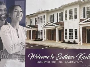 221 Eastview Dr #22, Central Islip, NY 11722