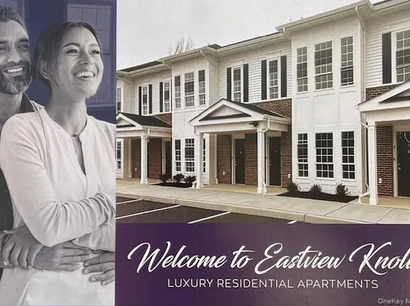 221 Eastview Dr #22, Central Islip, NY 11722