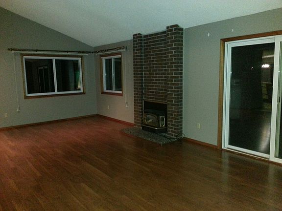 4th image of 367 Breakwater Ct
