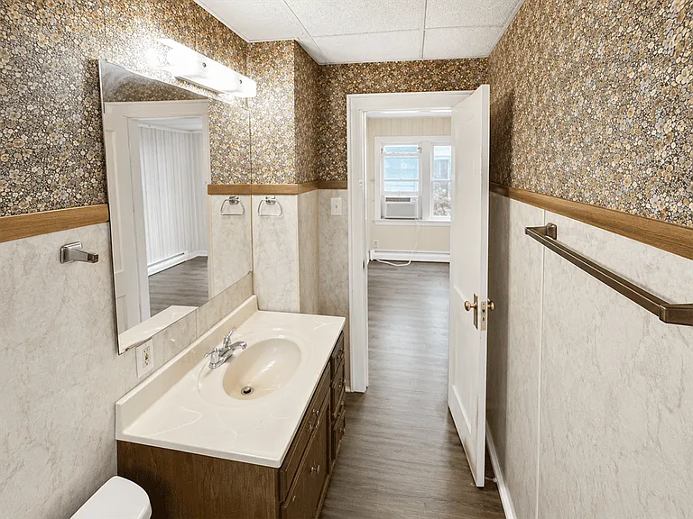 578 Dearborn Ave #1 — Photo 9