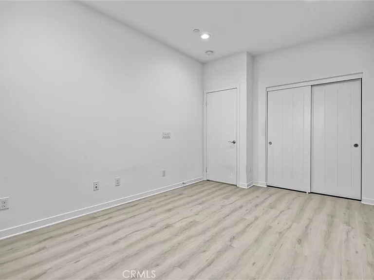 85 Savannah — Photo 23