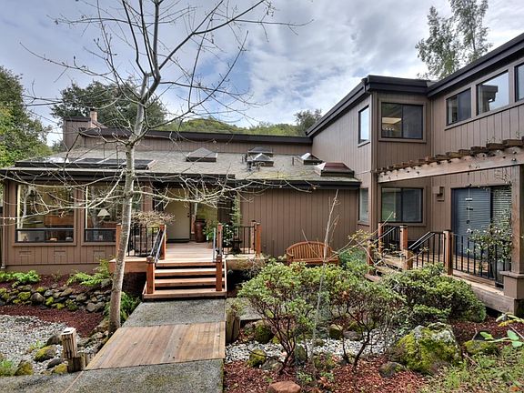 2nd image of 1 Bayberry St