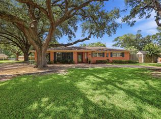 3890 Kenwood Dr, Beaumont, TX 77706