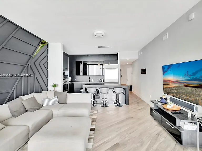2020 N Bayshore Dr #3408 — Photo 6