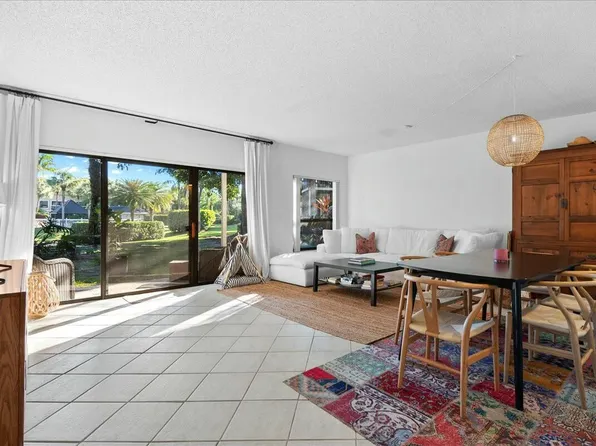 11863 Wimbledon Circle #446, Wellington, FL 33414