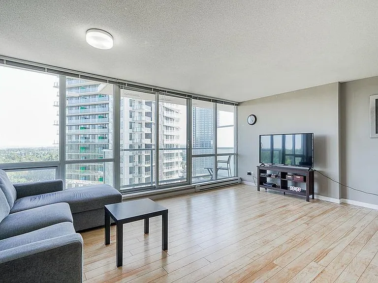 9981 Whalley Blvd #2105 — Photo 1