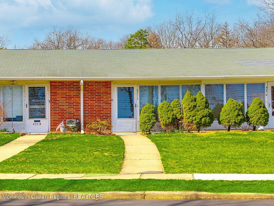 1st image of 433C Picardy Ct