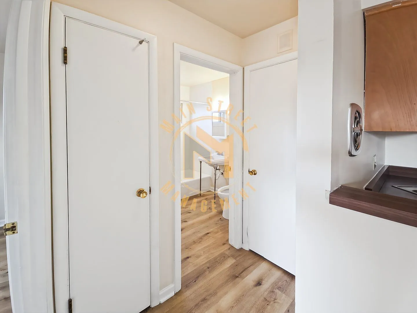 Admiral Court - 1438 Admiral Ct. — Photo 4