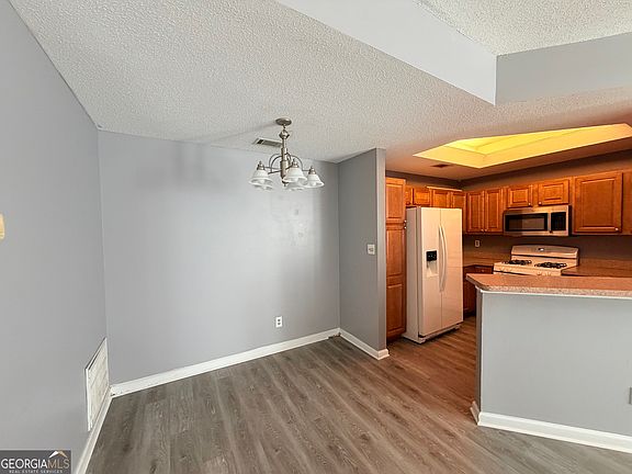 4th image of 1219 McGill Park Ave NE