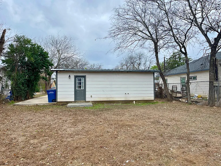455 Lincolnshire Dr — Photo 11