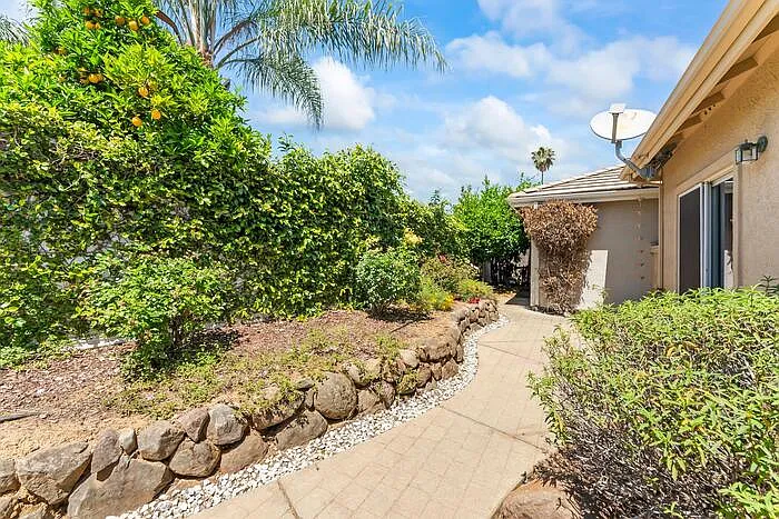 742 Langrick Ct — Photo 38