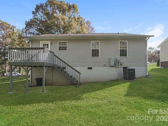 3rd image of 788 W Pine Cir