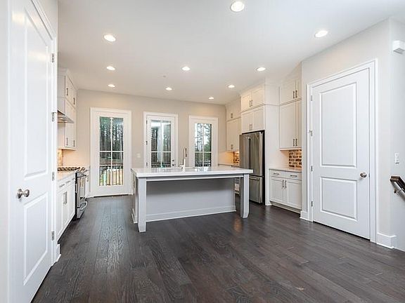 3rd image of 221 Mitchell Ln #10
