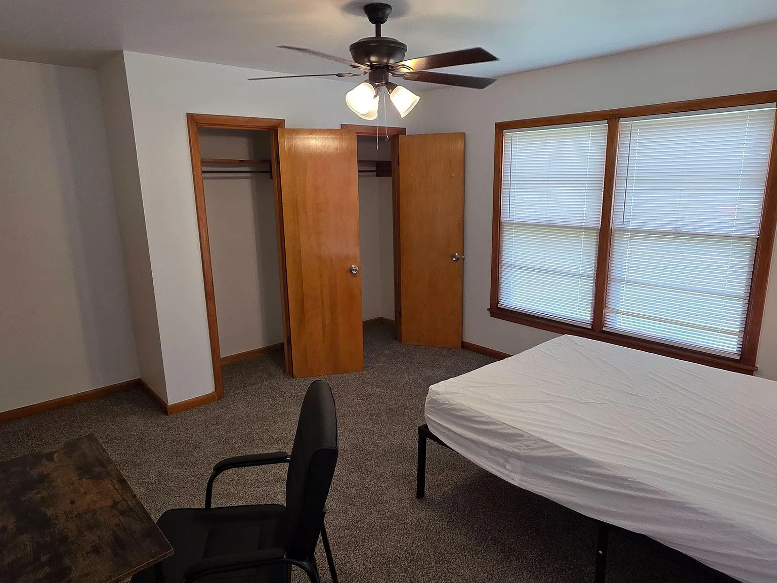 4 bed, 2.0 bath, 1580 sqft, $663 — Photo 1