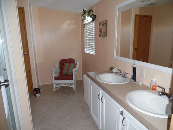 3rd image of 95 Lake Pointe Dr