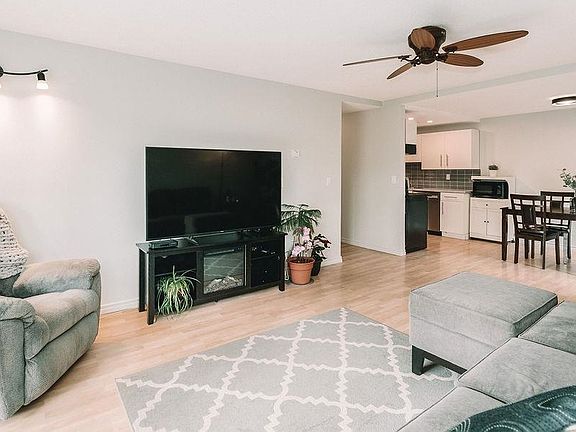 5th image of 119 Agnes St #106