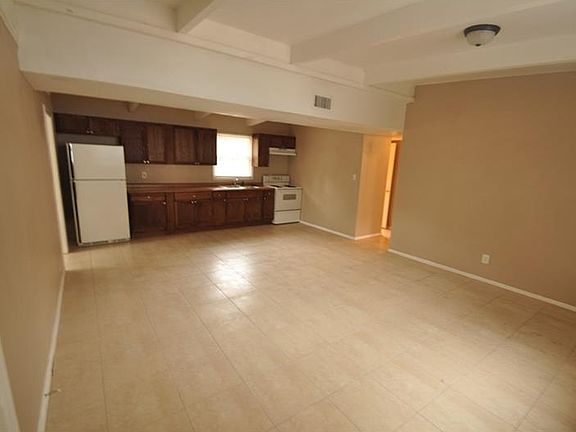 4th image of 2022 Clarice Cir