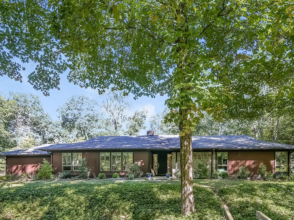1st image of 5 Brett Ln