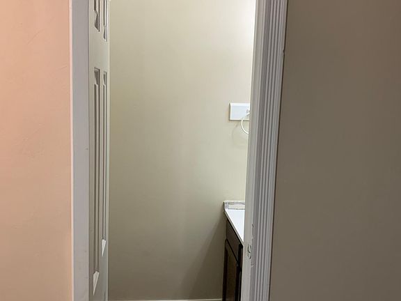 5th image of 708A South St #A