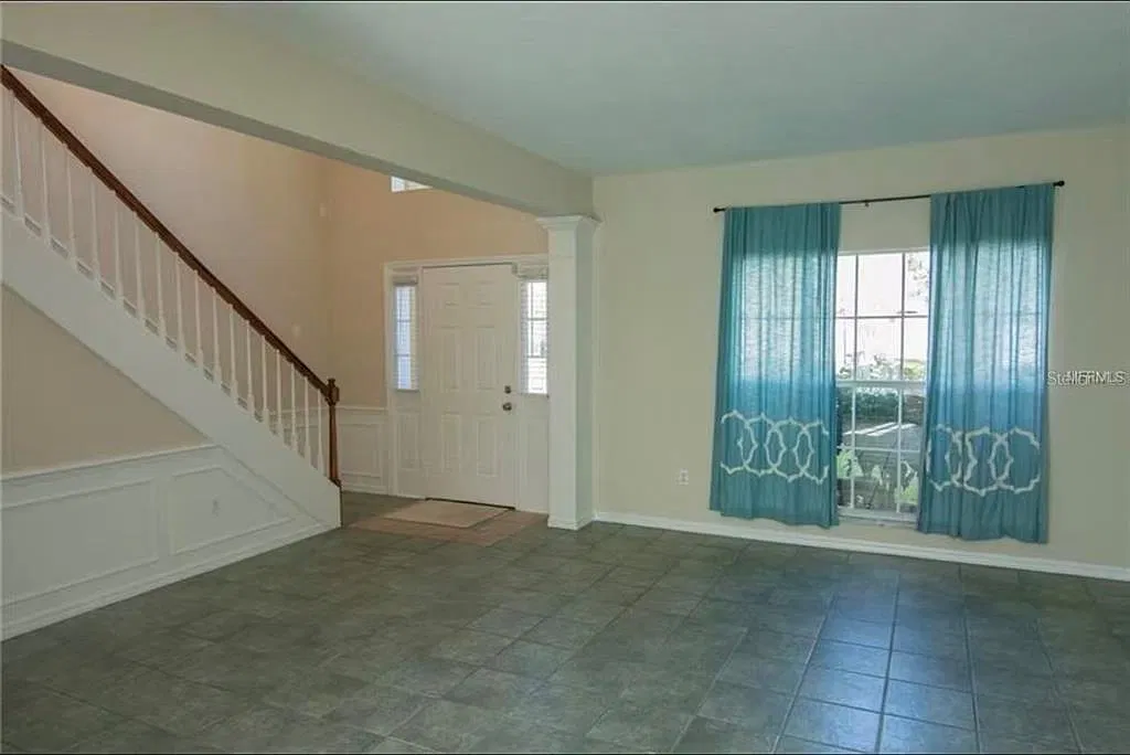 4 bed, 3.5 bath, 2140 sqft, $2,800 — Photo 2