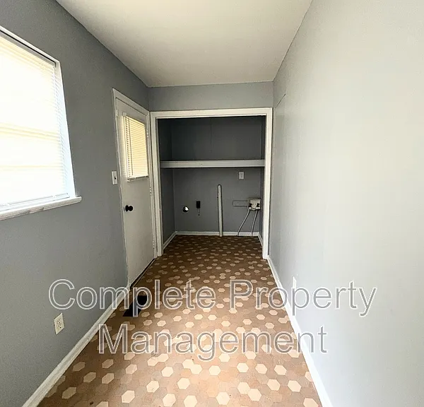 5219 Court G — Photo 4