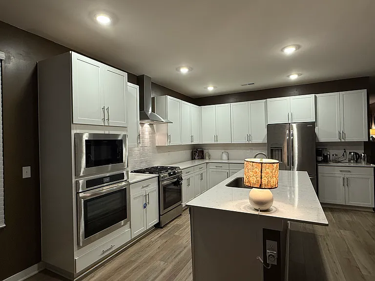 English Oak Dr — Photo 11