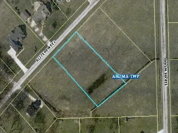 26 Shorewood Dr, Saint Anne, IL 60964