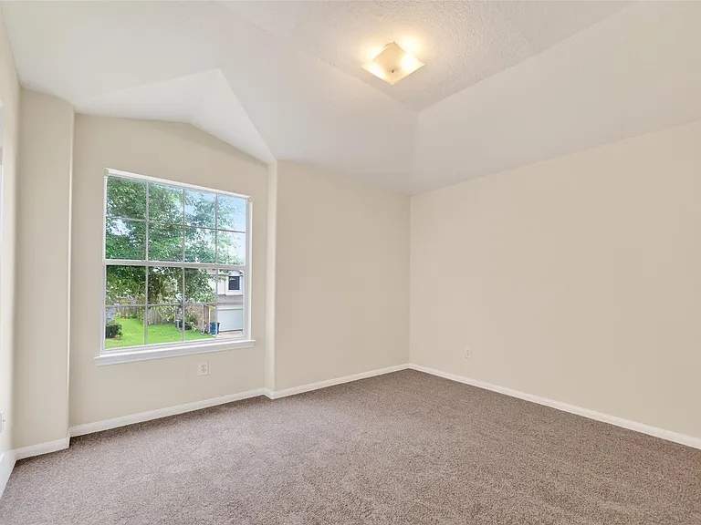 16119 Gavin Ln — Photo 34