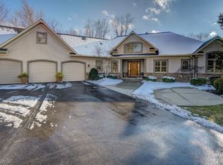 2832 State Route 82, Aurora, OH 44202