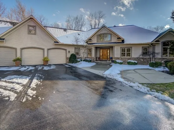 2832 State Route 82, Aurora, OH 44202