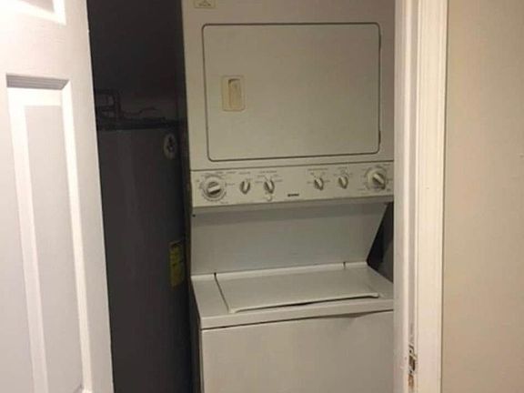 2nd image of 931 Kerlerec St #E