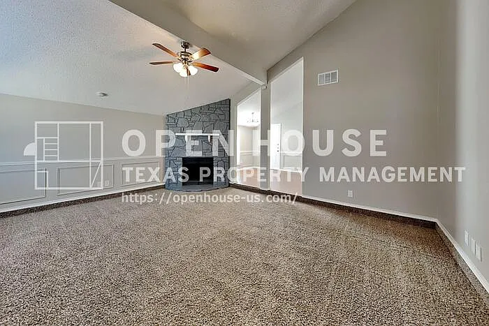 3 bed, 2.0 bath, 1427 sqft, $1,950 — Photo 4