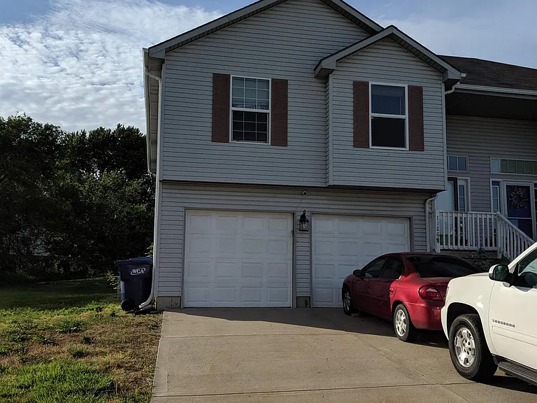 1126 NW Scenic Dr — Photo 1